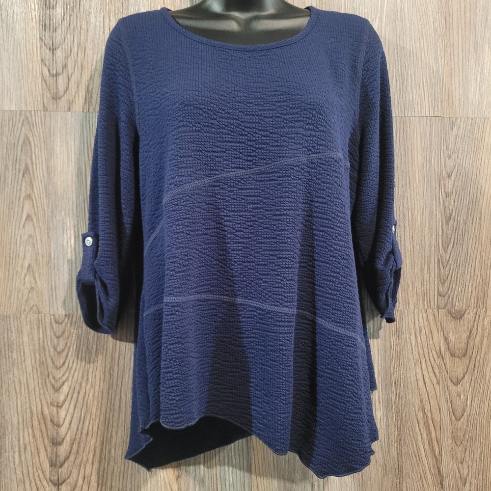 SNOSKINS Asymmetric Seersucker Top Sz M Dark Blue Roll Tab Slv Seam Details Art